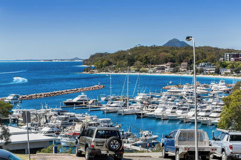 Laman Lodge, Unit 2, 15 Laman Street - Accommodation Australia 15