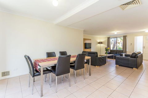 Country Comfort Perth - Accommodation Australia 8