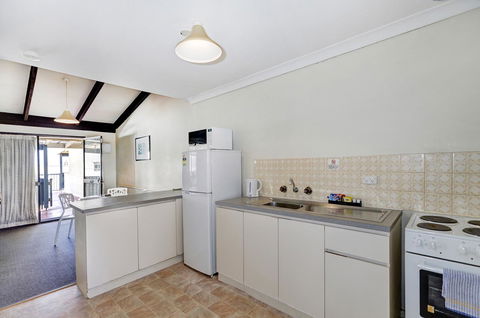 West Beach Lagoon 123 - Location & Views!!! - Accommodation Australia 10