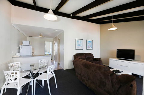 West Beach Lagoon 123 - Location & Views!!! - Accommodation Australia 8