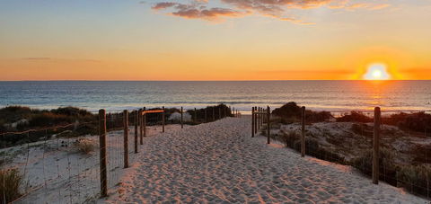 West Beach Lagoon 123 - Location & Views!!! - Accommodation Australia 25