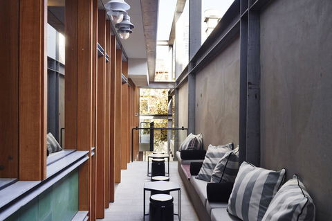 Alex Hotel - Accommodation Australia 24