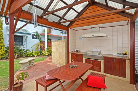 Dolphin Lodge Albany - Self Contained Apartments At Middleton Beach - Australia Shopping 18