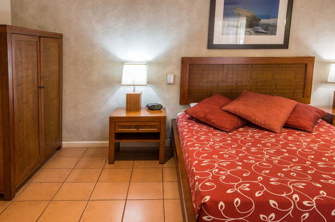 The Continental Hotel - Accommodation Australia 2