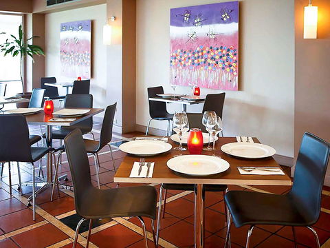 The Continental Hotel - Accommodation Australia 31