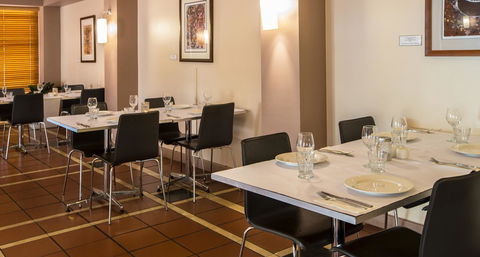 The Continental Hotel - Accommodation Australia 10