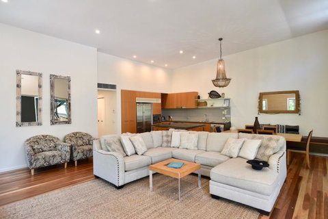 East On Byron - Accommodation Australia 13
