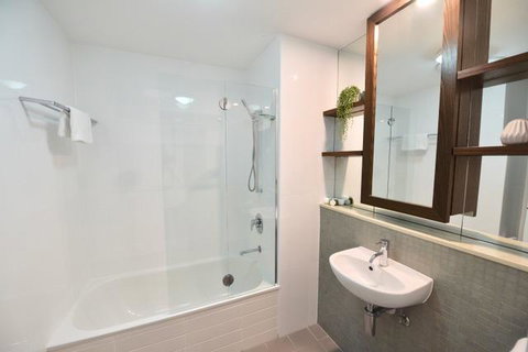 East On Byron - Accommodation Australia 32