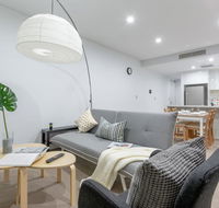 Inner City Stylish apt Walk to Green Square - Accommodation Australia