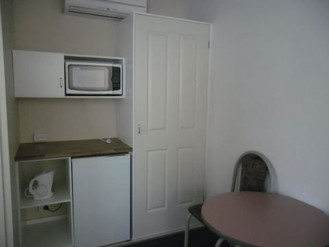 Ben Chifley Motor Inn - Australia Shopping 37