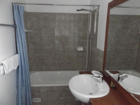 Ben Chifley Motor Inn - Australia Shopping 7