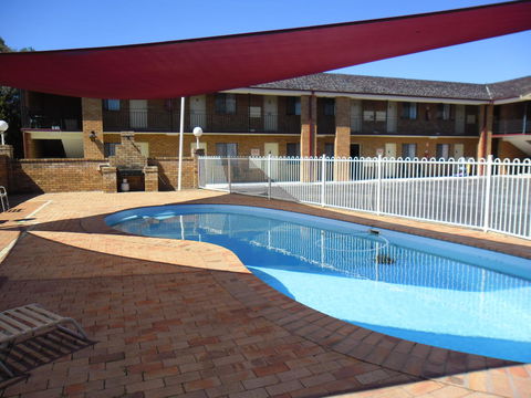 Ben Chifley Motor Inn - Australia Shopping 32