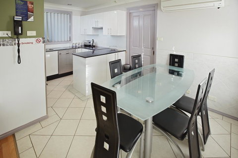 Jesmond Executive Villas - Accommodation Australia 35