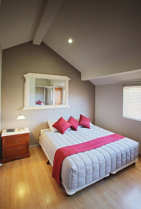 Jesmond Executive Villas - Accommodation Australia 34