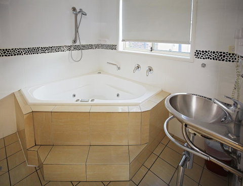 Jesmond Executive Villas - Accommodation Australia 30