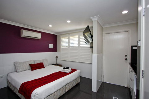 Jesmond Executive Villas - Accommodation Australia 38