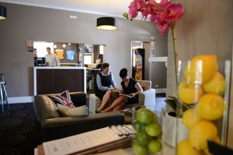 Crossroads Hotel - Accommodation Australia 36