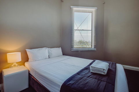 Crossroads Hotel - Accommodation Australia 3