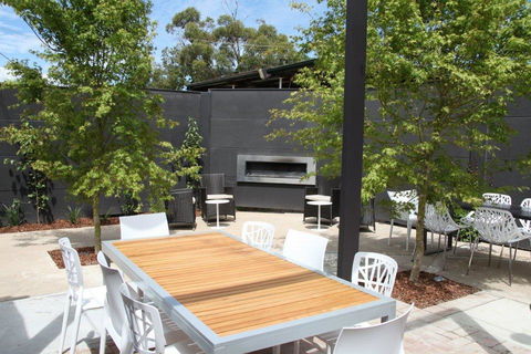 Crossroads Hotel - Accommodation Australia 23