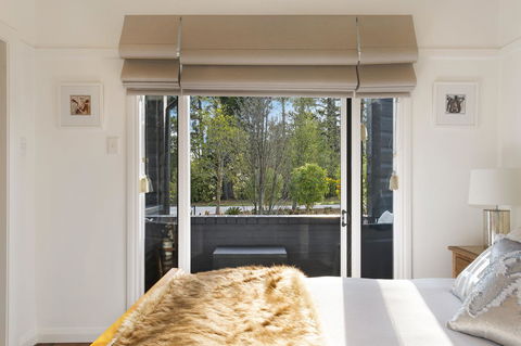 Romanz In The Valley (Luxury B&B) - Accommodation Australia 6