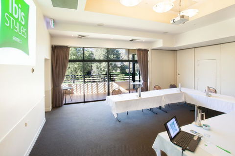 Ibis Styles Tamworth - Australia Shopping 14