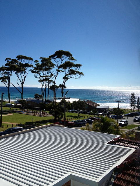 Breakers Apartments - Accommodation Australia 3