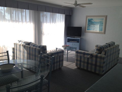 Breakers Apartments - Accommodation Australia 13