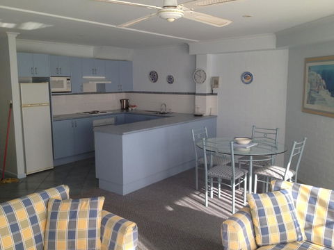 Breakers Apartments - Accommodation Australia 11