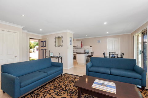 Colonial Court Villas - Accommodation Australia 20