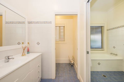 Colonial Court Villas - Accommodation Australia 6