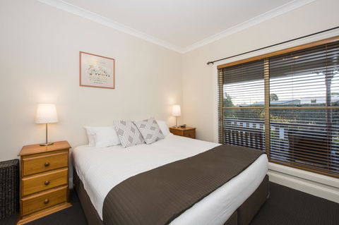 Colonial Court Villas - Accommodation Australia 11