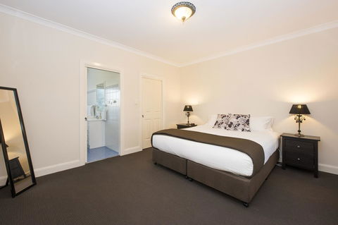 Colonial Court Villas - Accommodation Australia 14