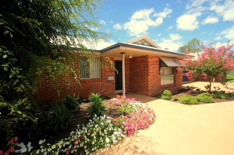 Colonial Court Villas - Accommodation Australia 21