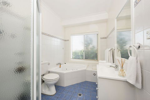 Colonial Court Villas - Accommodation Australia 10
