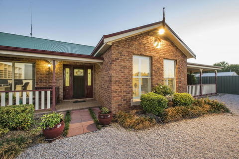 Colonial Court Villas - Accommodation Australia 1