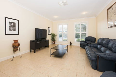 Colonial Court Villas - Accommodation Australia 8