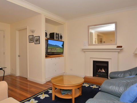 Villa 2br Prosecco Villa Located Within Cypress Lakes Resort - Accommodation Australia 1