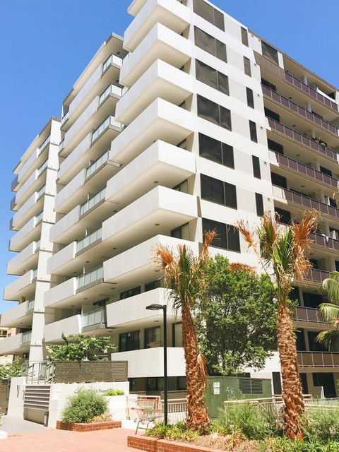 Modern & Cosy 2-Bedroom Apartment Hornsby - Accommodation Australia 1