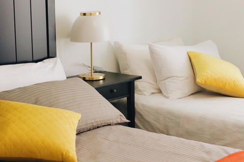 Modern & Cosy 2-Bedroom Apartment Hornsby - Accommodation Australia 0