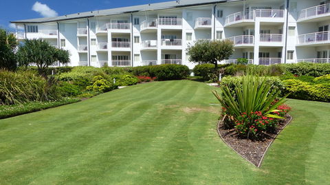 SaltBeach2302 - Local Tourism 10