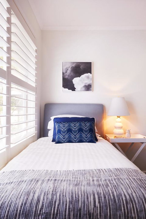 Bright And Spacious Family Home With Leafy Deck - Local Tourism 26