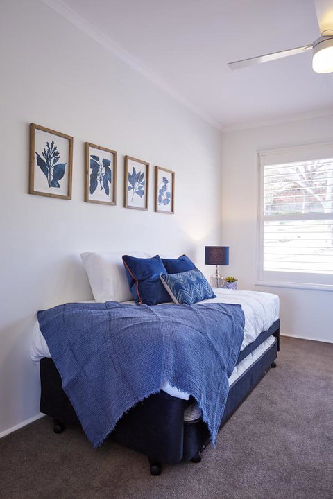 Bright And Spacious Family Home With Leafy Deck - Local Tourism 30