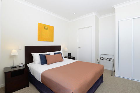 Macquarie Waters Boutique Apartment Hotel - Local Tourism 12