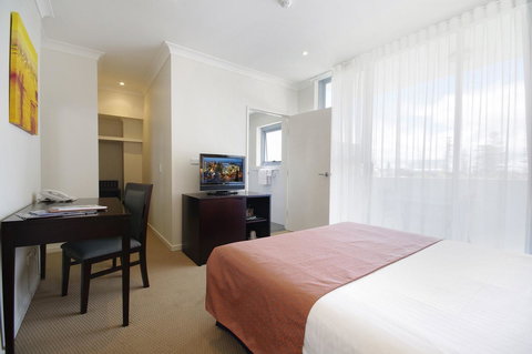 Macquarie Waters Boutique Apartment Hotel - Local Tourism 21