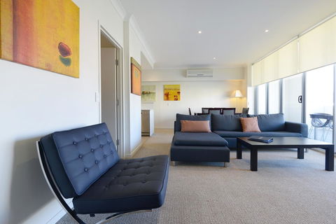 Macquarie Waters Boutique Apartment Hotel - Local Tourism 11