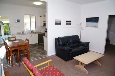Fleur Cottage, 7 Willow Street - Accommodation Australia 5