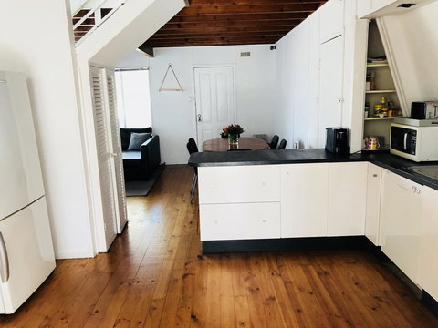 Little Blue Beach House - Local Tourism 10