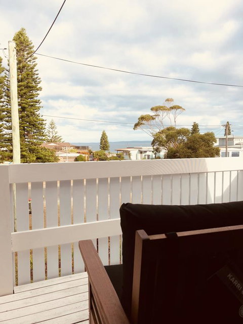 Little Blue Beach House - Local Tourism 0