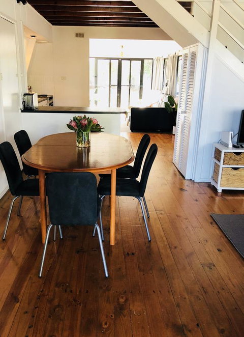 Little Blue Beach House - Local Tourism 9