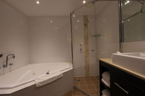 Crowne Plaza Hawkesbury Valley, An IHG Hotel - Australia Shopping 10